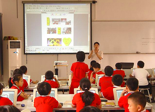 淺談小學信息技術(shù)課堂教學論文 淺談小學信息技術(shù)課堂教學論文